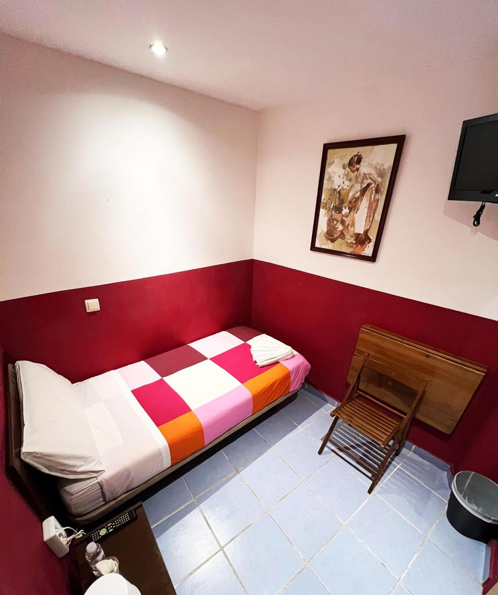 Hostal La Casa De La Plaza Madri Exterior foto