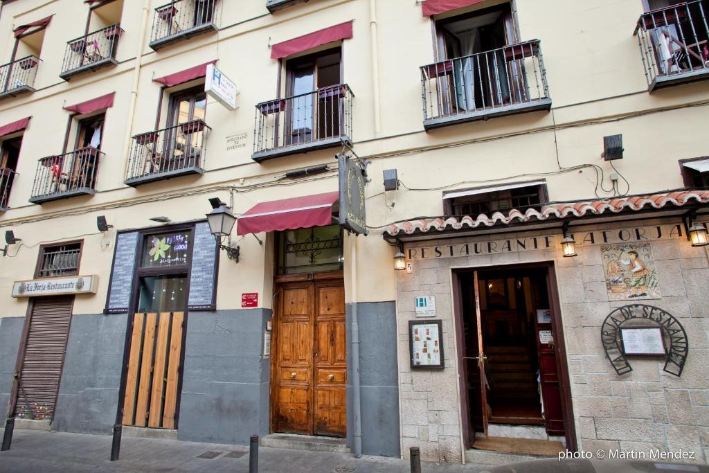 Hostal La Casa De La Plaza Madri Exterior foto